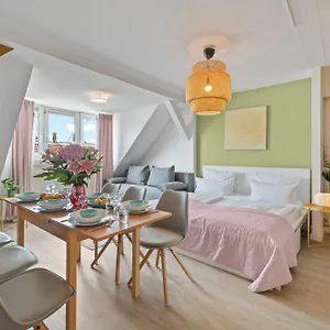 33 Abcd Alexanderplatz Apartment
